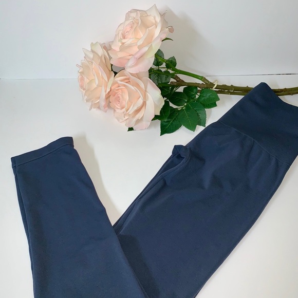 High quality women’s sportswear - Picture 2 of 2